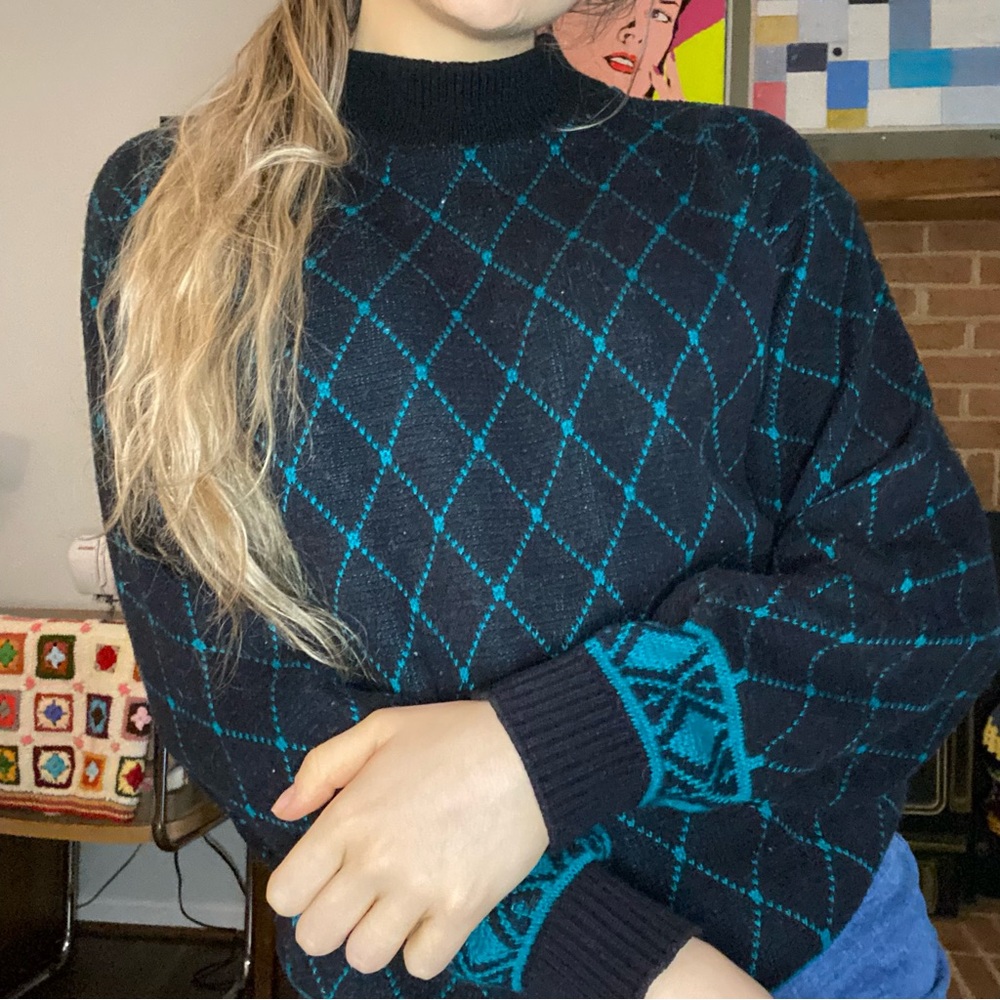Vintage 90s Teal Mock Turtleneck Printed Pattern Long Sleeve Sweater Neon